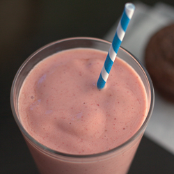 On Sleepless Nights and Parenting Advice… Healthy Strawberry Orange Smoothies